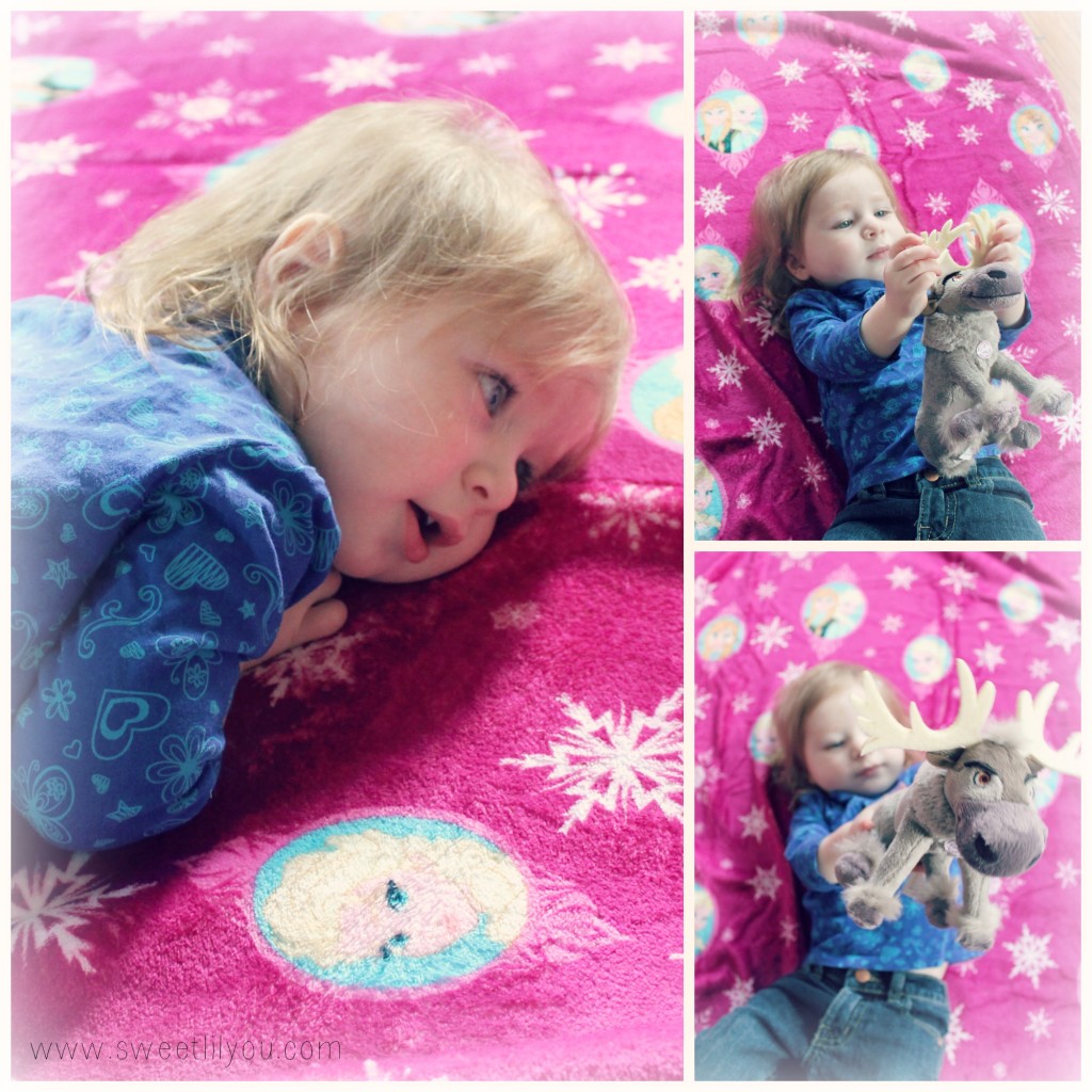 Frozen blanket and Sven from Walmart!! #Disney #FrozenFun #shop #cbias