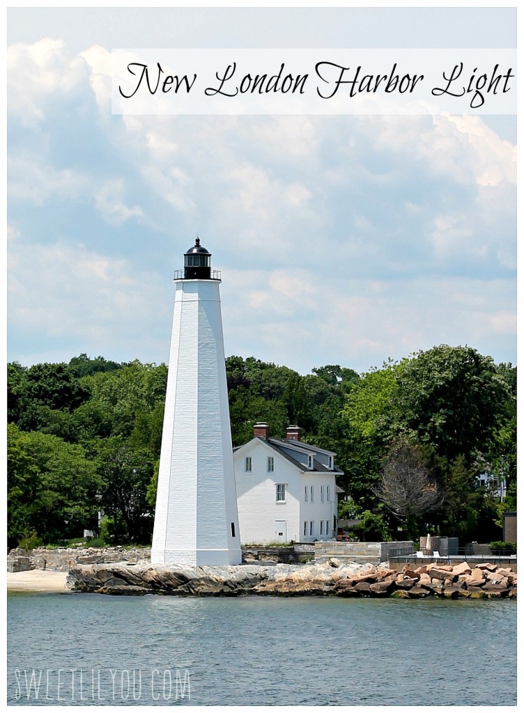 New London Harbor Light