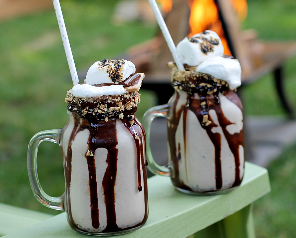 Boozy smores milkshake